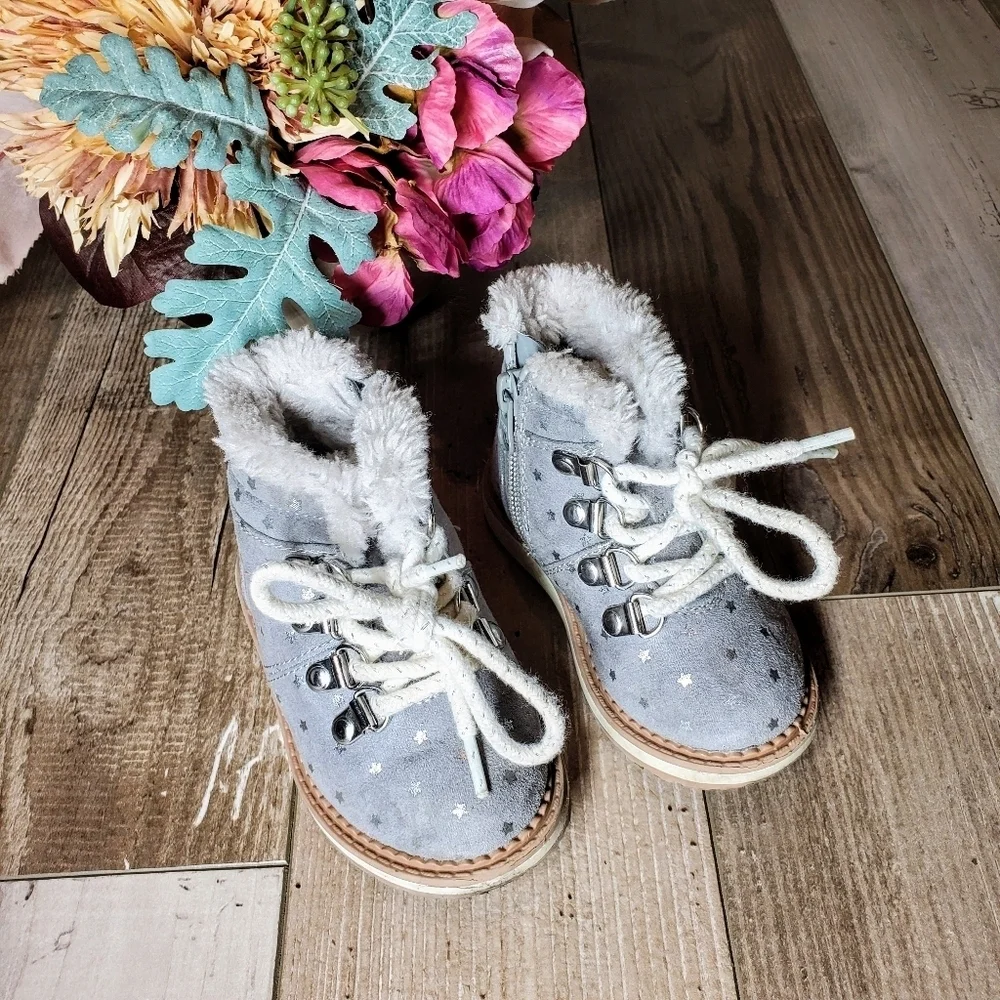 Cat & Jack Toddler Girl’s Boots Reed Lace-Up Fleece Lined Winter Fashion Size 5